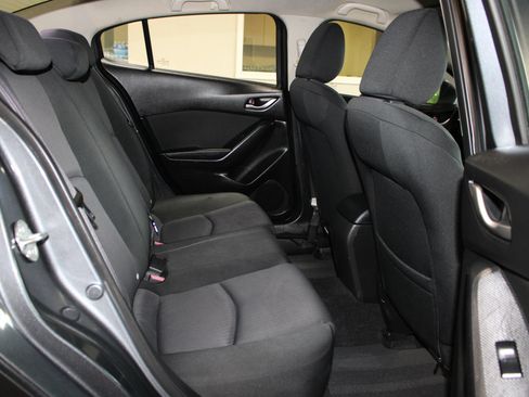 Used 2016 MAZDA MAZDA3 i Sport FWD image 29