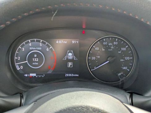 Used 2023 Nissan Kicks SR w/ SR Premium Package FWD image 11
