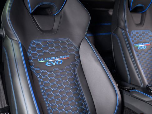 Used 2023 Lamborghini Huracan EVO image 36