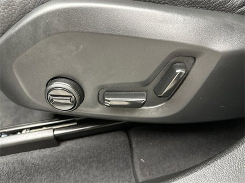 Certified 2025 Volvo XC60 B5 Plus image 12