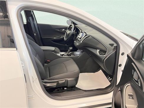 Certified 2024 Chevrolet Malibu LT image 9