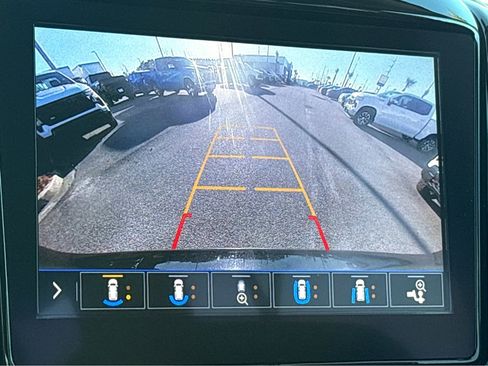 Used 2020 Chevrolet Traverse High Country image 11