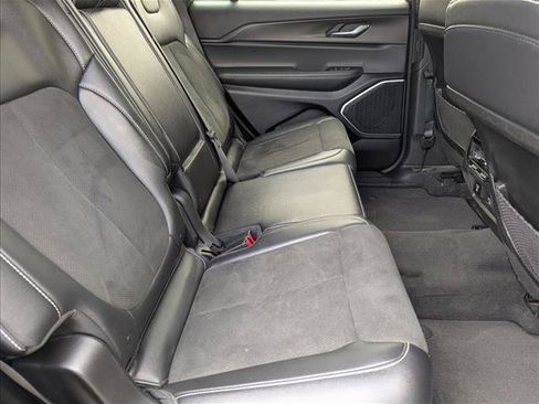 Used 2022 Jeep Grand Cherokee L Laredo AWD/4WD image 19