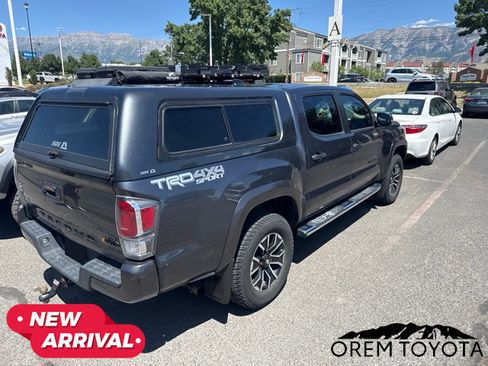 Used 2022 Toyota Tacoma TRD Sport AWD/4WD image 15