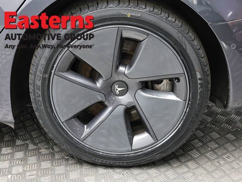 Used 2022 Tesla Model 3 image 8