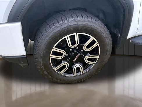 Used 2022 GMC Sierra 2500 AT4 w/ AT4 Premium Plus Package AWD/4WD image 35