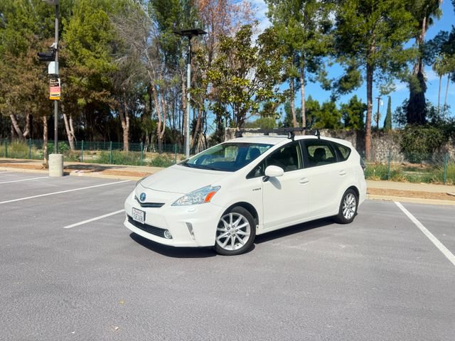 Used 2014 Toyota Prius V Five FWD image 7