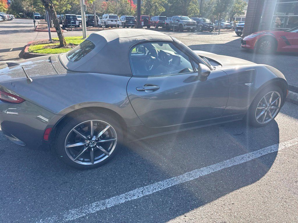 Used 2021 MAZDA MX-5 Miata Grand Touring RWD image 4