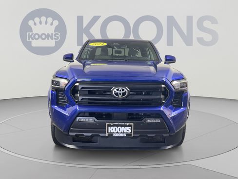 Used 2024 Toyota Tacoma SR5 AWD/4WD image 11