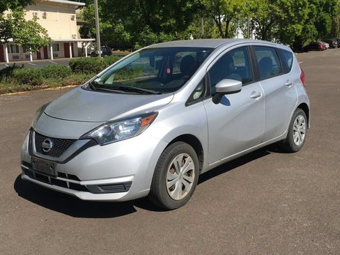 Used 2018 Nissan Versa Note S FWD image 1