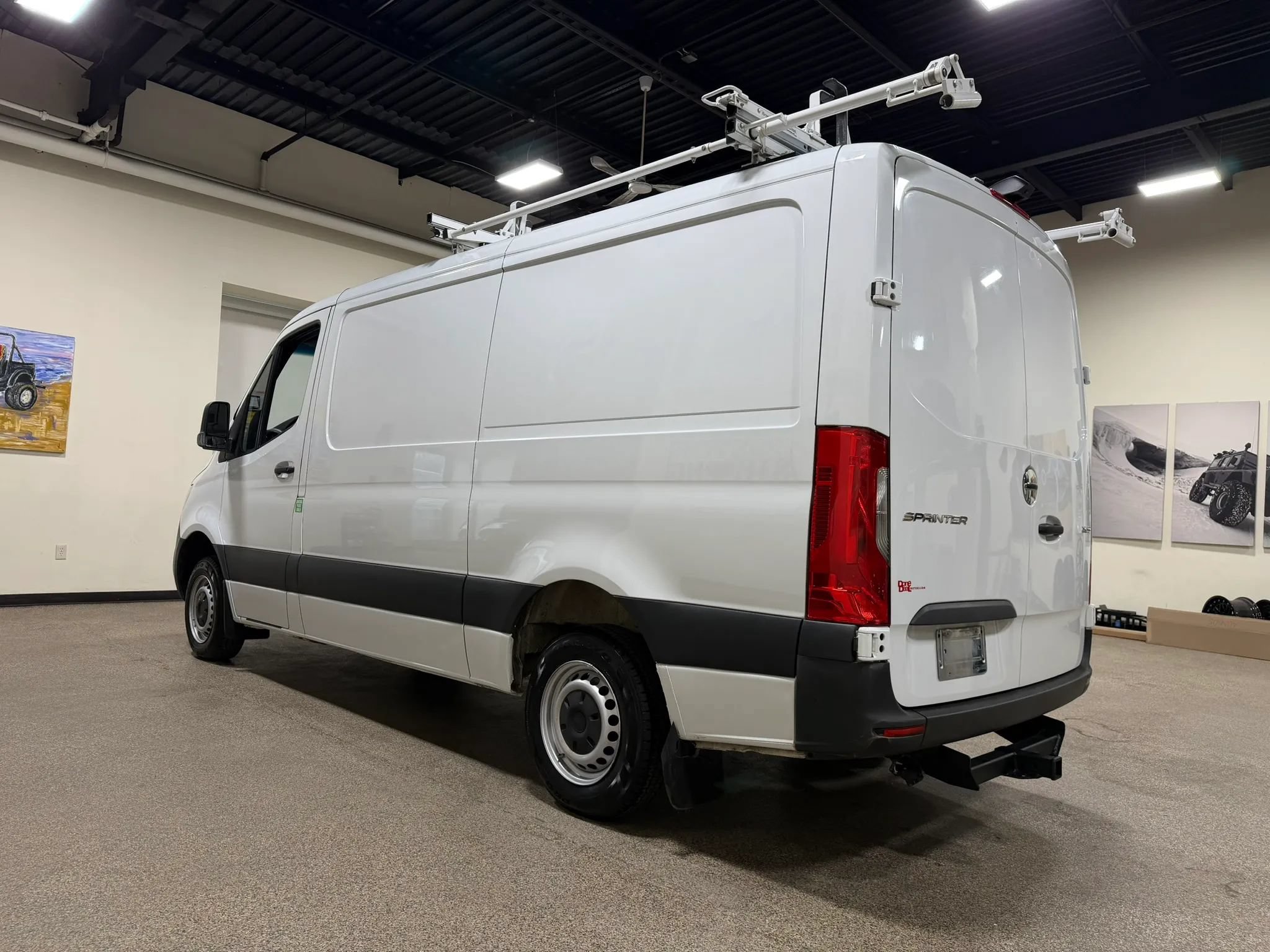 Used 2019 Freightliner Sprinter 144 RWD image 7