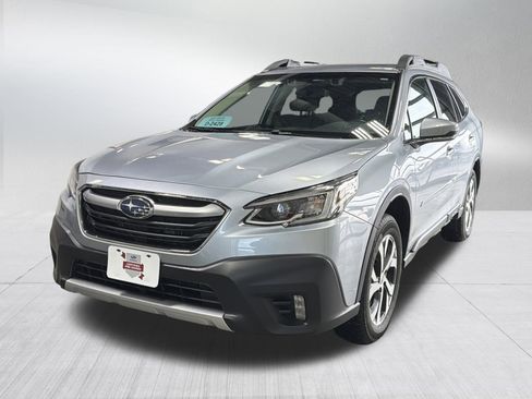 Certified 2022 Subaru Outback Limited image 3