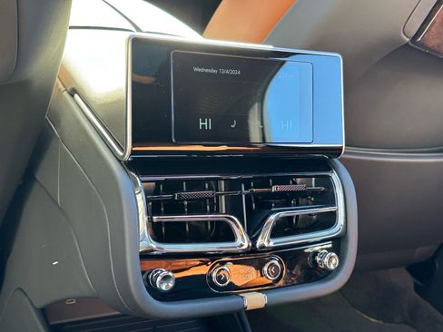 New 2025 Bentley Bentayga Mulliner image 21