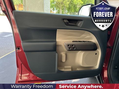 Used 2025 Ford Maverick Lariat w/ 4K Tow Package AWD/4WD image 11