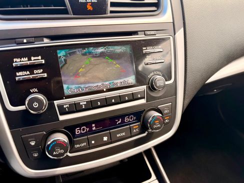 Used 2017 Nissan Altima 2.5 SV FWD image 10
