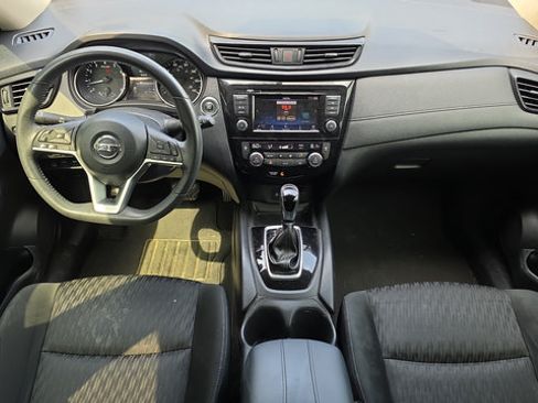 Used 2018 Nissan Rogue SV AWD/4WD image 7