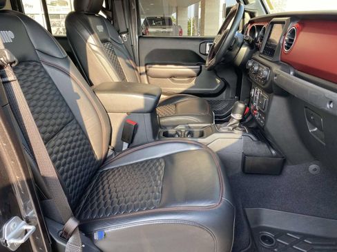 Used 2021 Jeep Gladiator Rubicon AWD/4WD image 15