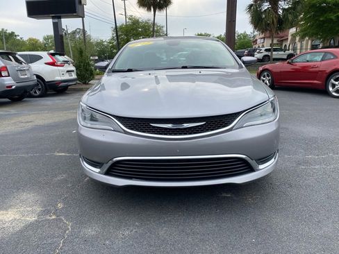 Used 2017 Chrysler 200 Limited Platinum image 2