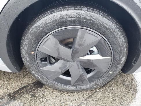 New 2026 Toyota Prius LE image 12