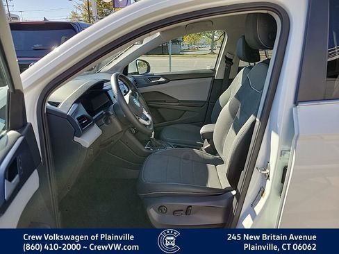 Certified 2023 Volkswagen Taos SE image 5