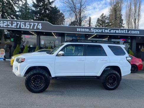 Used 2015 Toyota 4Runner Trail Premium image 2