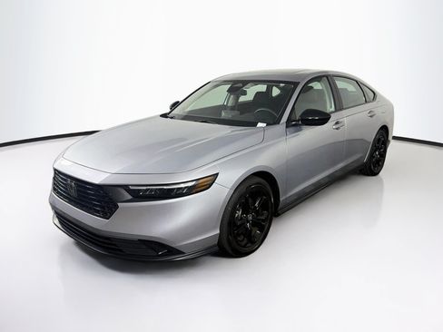 Used 2025 Honda Accord SE image 3