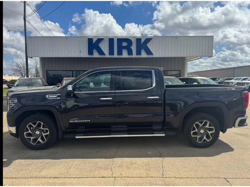 Used 2023 GMC Sierra 1500 SLT AWD/4WD image 2