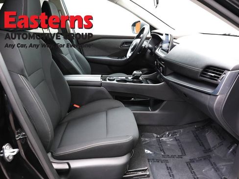 Used 2023 Nissan Rogue S AWD/4WD image 24