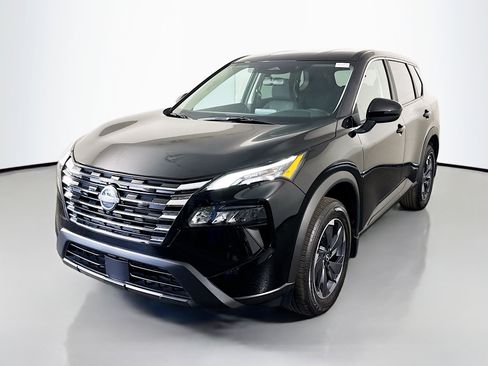 Used 2026 Nissan Rogue SV image 4