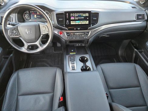 Certified 2025 Honda Passport EX-L image 16