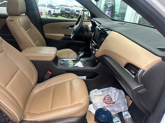 Used 2023 Chevrolet Traverse Premier FWD image 9