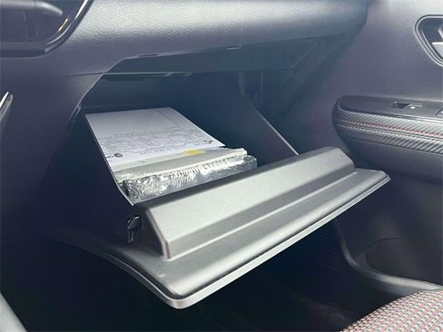 Used 2025 Nissan Kicks SR image 29