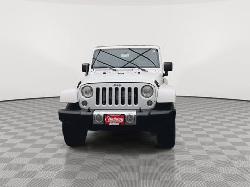 Used 2014 Jeep Wrangler Sahara w/ Dual Top Group AWD/4WD image 29