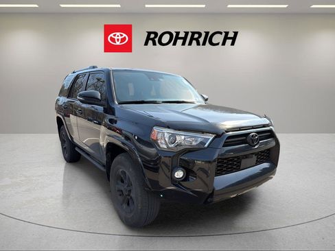 Used 2022 Toyota 4Runner SR5 Premium w/ Moonroof Package image 4