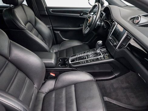Used 2018 Porsche Macan S image 20