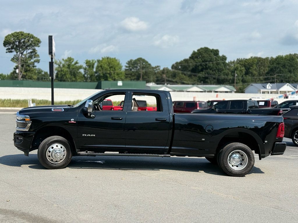 Used 2025 RAM 3500 Laramie AWD/4WD image 4