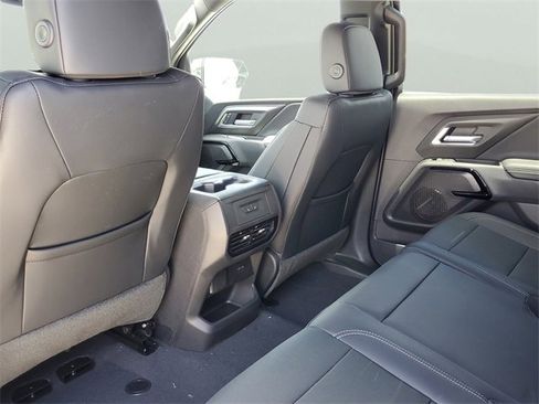 New 2025 Chevrolet Silverado EV LT image 13