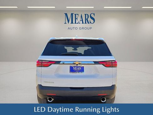 Used 2023 Chevrolet Traverse LS image 5