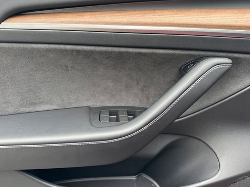 Used 2023 Tesla Model 3 Standard Range image 12