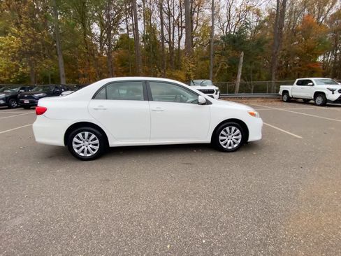 Used 2013 Toyota Corolla LE image 15