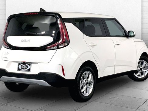 Used 2025 Kia Soul LX FWD image 13