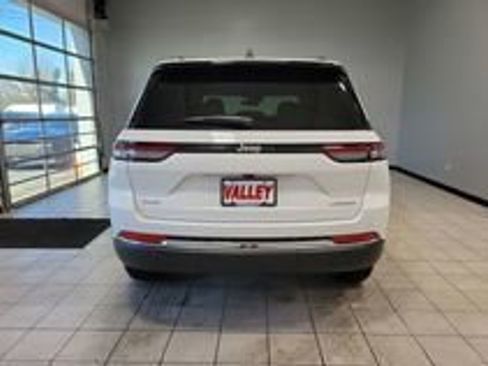 New 2026 Jeep Grand Cherokee Laredo X AWD/4WD image 5