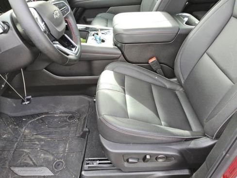 Used 2025 Chevrolet Suburban RST w/ RST Capability Package image 8