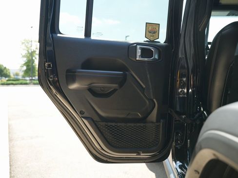 Used 2021 Jeep Wrangler Unlimited Sport image 33