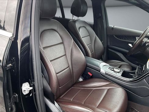 Used 2018 Mercedes-Benz GLC 300 4MATIC image 30