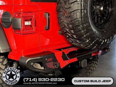 Used 2025 Jeep Wrangler Unlimited Rubicon 4xe w/ Convenience Group AWD/4WD image 17