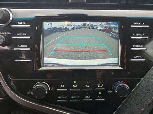 Used 2019 Toyota Camry LE FWD image 10