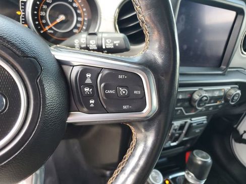 Used 2022 Jeep Wrangler Unlimited Sahara AWD/4WD image 27