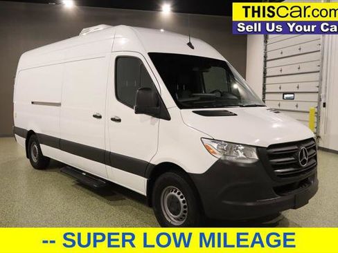 Used 2020 Mercedes-Benz Sprinter 2500 image 3