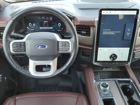 Used 2022 Ford Expedition Limited RWD image 10